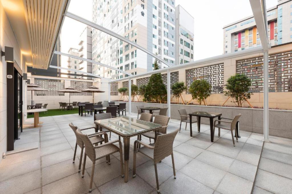 Hound Hotel Yeonsan Busan Exterior foto