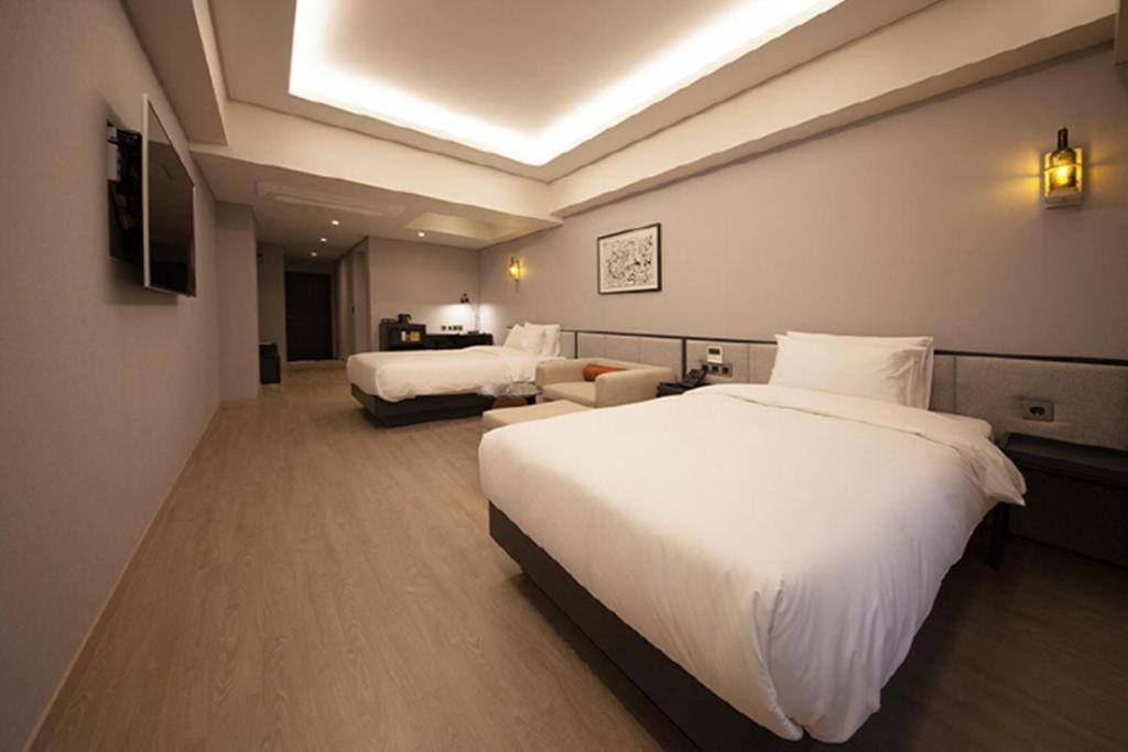 Hound Hotel Yeonsan Busan Exterior foto