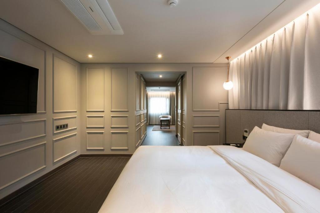 Hound Hotel Yeonsan Busan Exterior foto