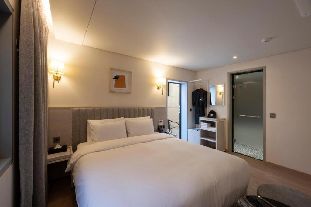 Hound Hotel Yeonsan Busan Exterior foto