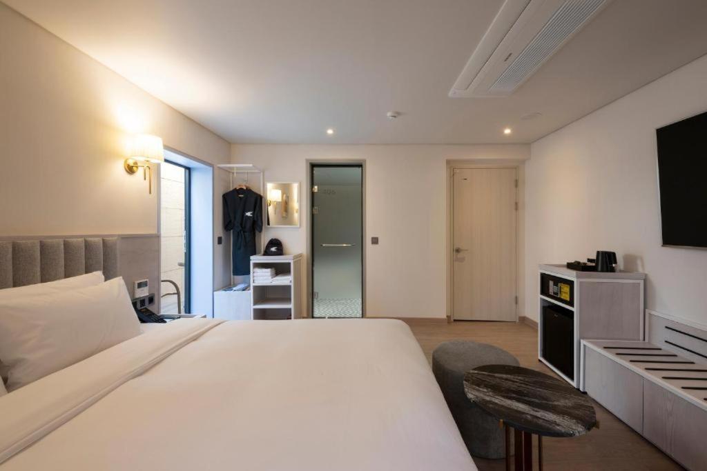 Hound Hotel Yeonsan Busan Exterior foto