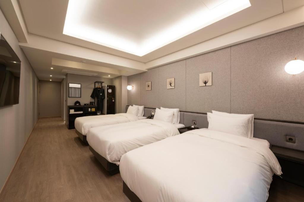 Hound Hotel Yeonsan Busan Exterior foto