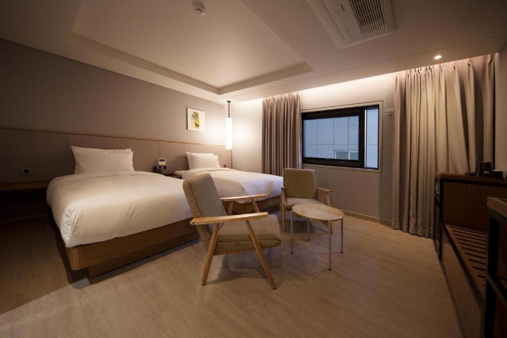 Hound Hotel Yeonsan Busan Exterior foto